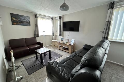 2 bedroom flat for sale, Sandringham Court, Sheriffs Close, Gateshead, Tyne and Wear, NE10 9UB