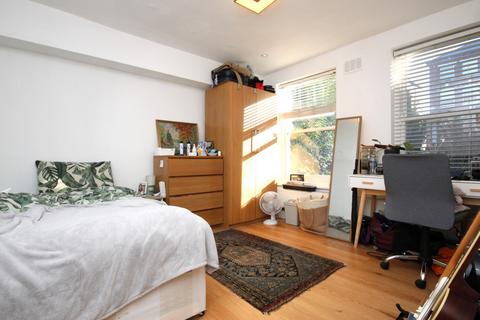 3 bedroom flat to rent, Freegrove Road, Islington, N7