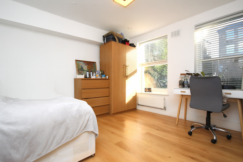 3 bedroom flat to rent, Freegrove Road, Islington, N7