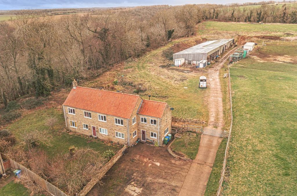 Moor Lane, East Ayton, Scarborough, YO13 9EW 5 bed equestrian property