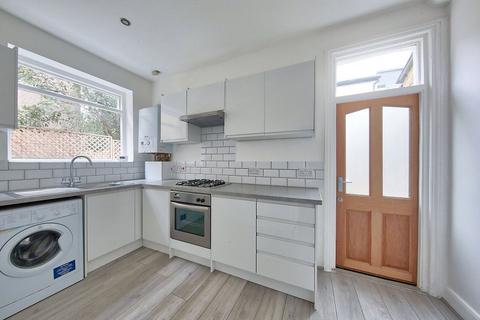 2 bedroom terraced house to rent, Lambrook Terrace, SW6