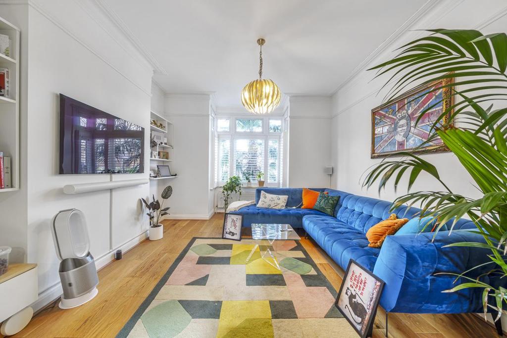 Avenue Road, Acton 3 bed flat £760,000