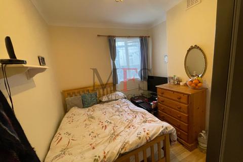 2 bedroom flat for sale, Victoria Road, Southall, UB2