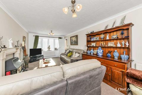 58 Masons Drive, Necton, Swaffham, PE37 8EE