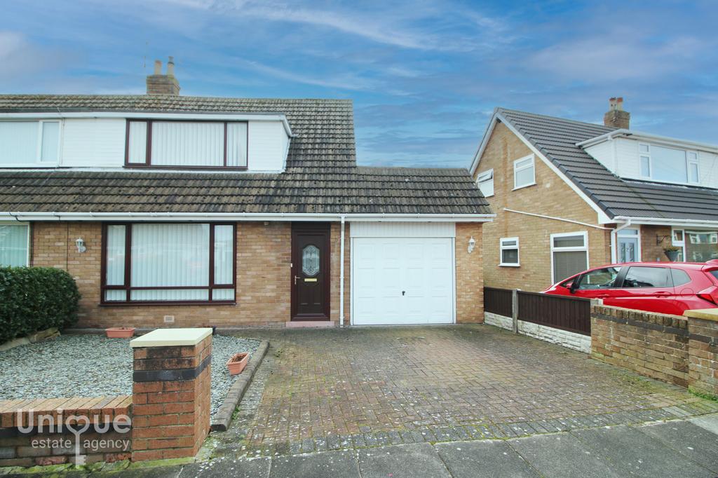 Elmwood Drive, ThorntonCleveleys, FY5 2 bed semidetached house for sale £162,500