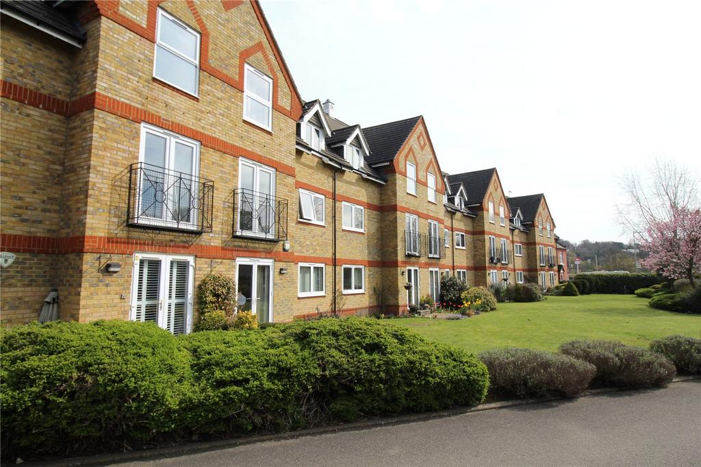 Greenes Court, Lower Kings Road, Berkhamsted, Hertfordshire, HP4 2 bed apartment £1,395 pcm (£