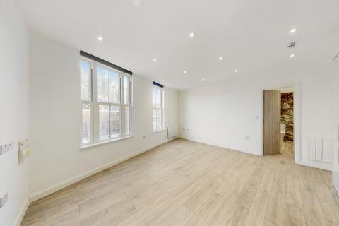 2 bedroom flat to rent, Bushey Grove Road, Bushey, WD23