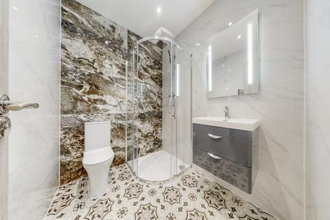 2 bedroom flat to rent, Bushey Grove Road, Bushey, WD23