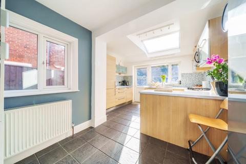 10 Avenue Road, Southampton, SO14 6TS