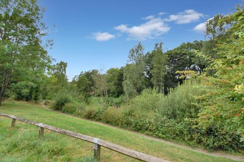 undefined, Lake View North Holmwood