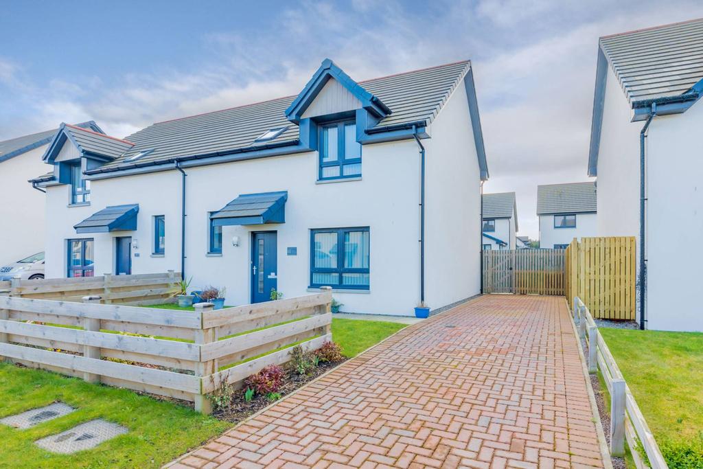 46 Falconer Avenue, Forres, Morayshire, IV36 2PA 3 bed semidetached