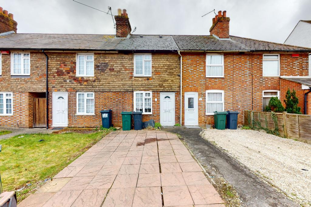 Kingsnorth Road, Ashford, TN23 6HY 2 bed terraced house £895 pcm (£