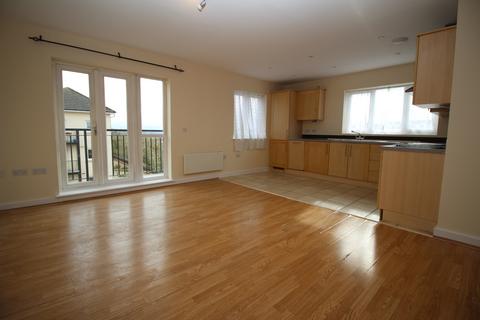 3 bedroom flat to rent, Tadros Court, High Wycombe, HP13