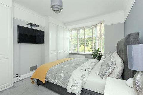 4 bedroom semi-detached house for sale, Park Avenue, Sittingbourne, Kent, ME10