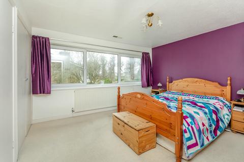 5 Lime Tree Walk, Amersham, HP7 9HY