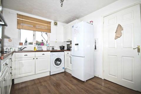 3 bedroom end of terrace house to rent - Barker Close, New Malden