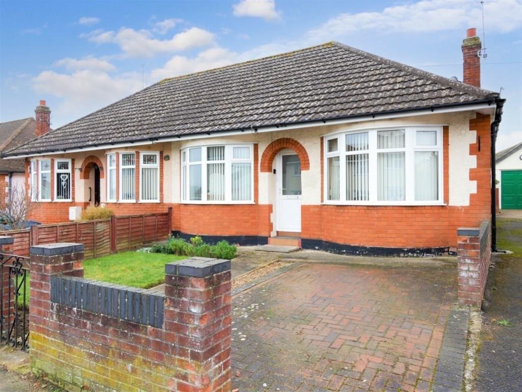 Bramford Lane, Ipswich 2 bed semidetached bungalow for sale £230,000
