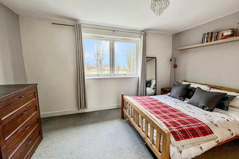 37 Nursery Grove, Gravesend, DA11 7BB