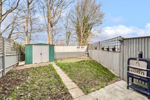 37 Nursery Grove, Gravesend, DA11 7BB
