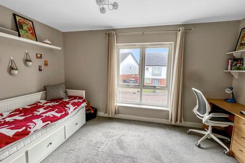 37 Nursery Grove, Gravesend, DA11 7BB