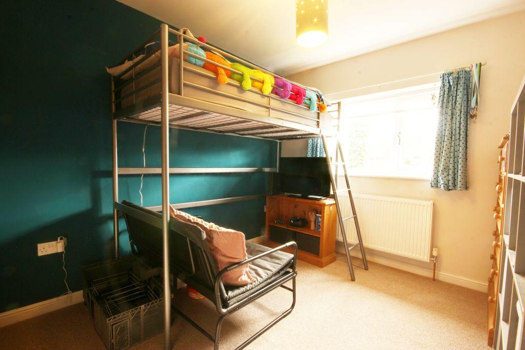 Bedroom 2 (Double)