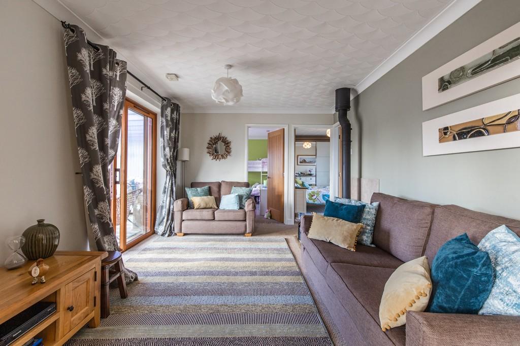 2 bed detached bungalow for sale £215,000