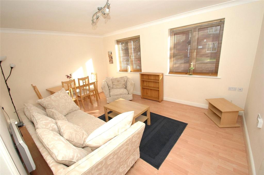 Duchess Place, Chester, Cheshire, CH2 2 bed flat £850 pcm (£196 pw)