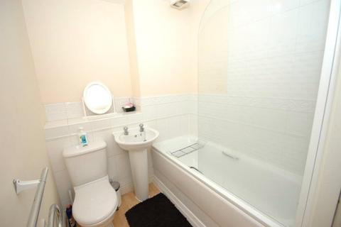 2 bedroom flat to rent, Duchess Place, Chester, Cheshire, CH2