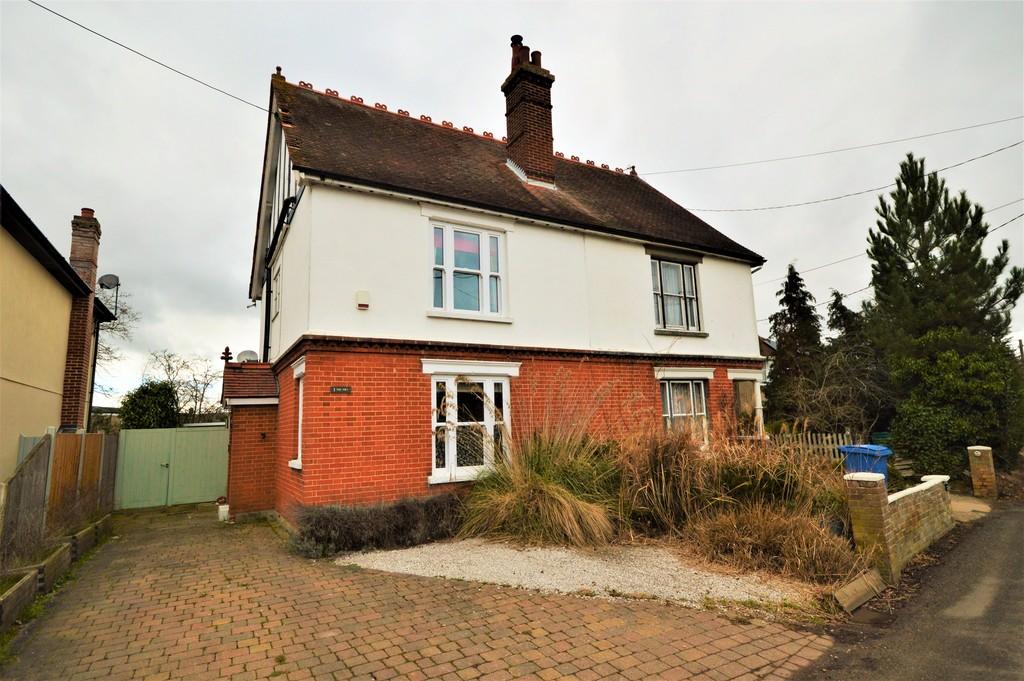 Gaston Street East Bergholt Co7 6ss 3 Bed Semi Detached House £450 000