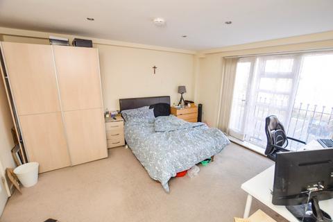 2 bedroom flat for sale, The Royal, Wilton Place, Salford, Manchester, M3