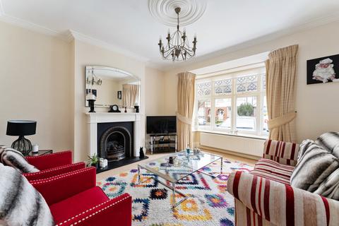 25 Woodcote Road, London, E11 2QB