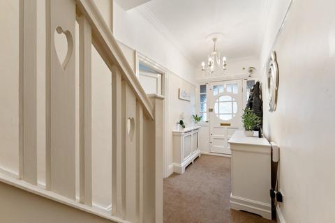25 Woodcote Road, London, E11 2QB