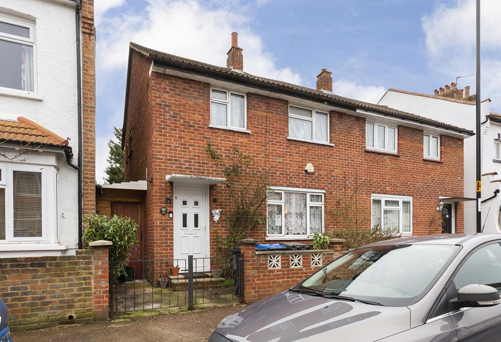 Macclesfield Road, London 3 bed semidetached house for sale £450,000