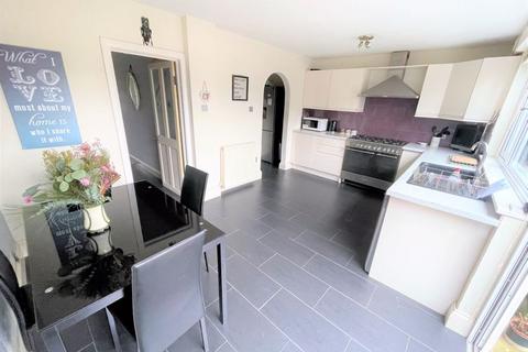 8 Beaumont Square, Cranleigh, GU6 7HD