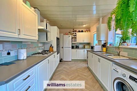 3 bedroom detached bungalow for sale - Highlands Road, Rhuddlan