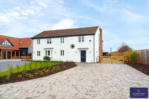5 bedroom detached house for sale - Chalgrave Road, Chalgrave, Bedfordshire, LU5