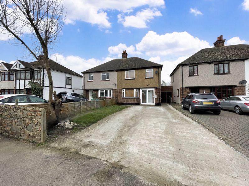South Road, South Ockendon 3 bed semidetached house £1,750 pcm (£404 pw)