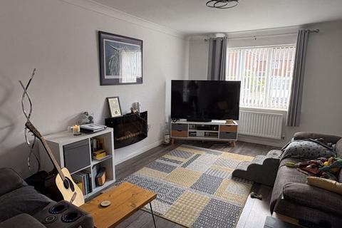 3 bedroom terraced house to rent, Paddock Way, Hinckley