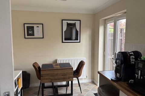 3 bedroom terraced house to rent, Paddock Way, Hinckley