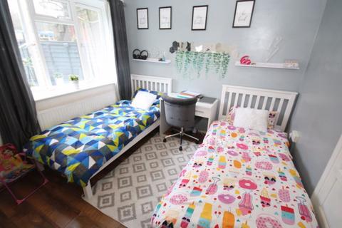 2 bedroom maisonette for sale - Bournemead Avenue, Northolt