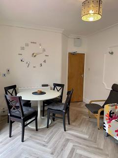 6 bedroom terraced house to rent, Oak Tree Lane, Selly Oak, Birmingham, B29 6HX