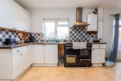 4 bedroom semi-detached house for sale, Churchill Avenue, Clevedon