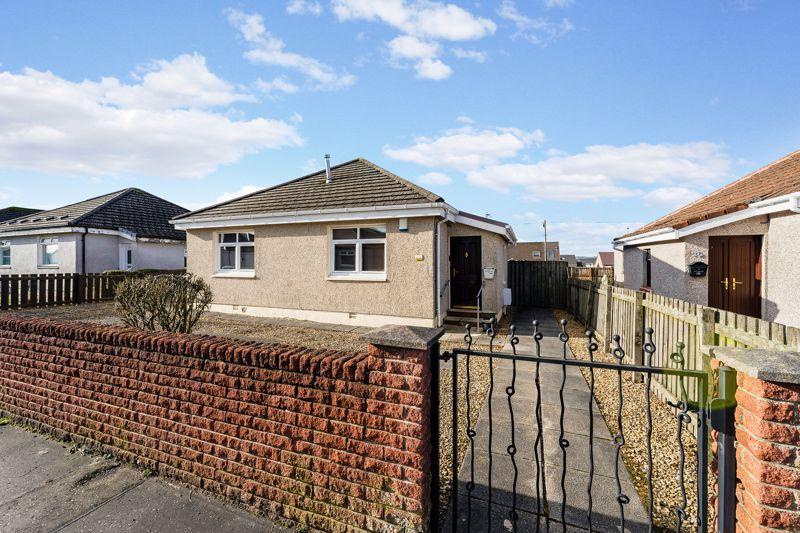 Southfield Avenue, Shotts 3 bed detached bungalow £184,995