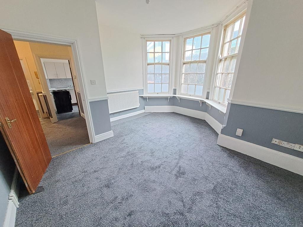 Flat 2, 73 Aylestone Road, Leicester 1 bed apartment £650 pcm (£150 pw)