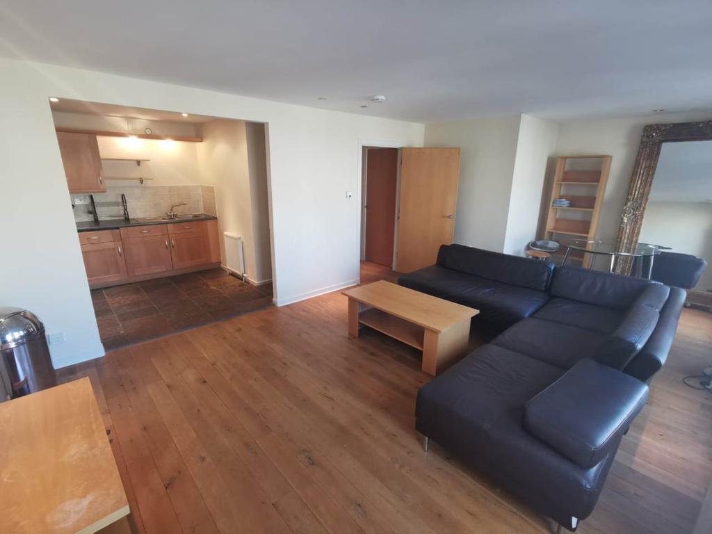 Dalry Gait, Edinburgh, Midlothian 2 bed flat £1,095 pcm (£253 pw)