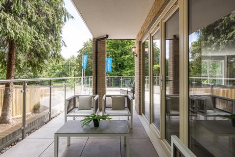 3 bedroom flat for sale - Misbourne House, Oak End Way, Gerrards Cross, Buckinghamshire