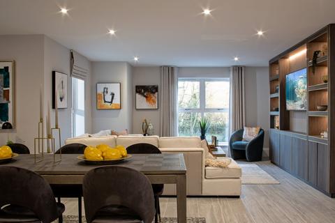 3 bedroom flat for sale, Misbourne House, Oak End Way, Gerrards Cross, Buckinghamshire