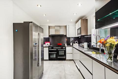 4 bedroom detached house for sale, St Andrews Close, London, NW2