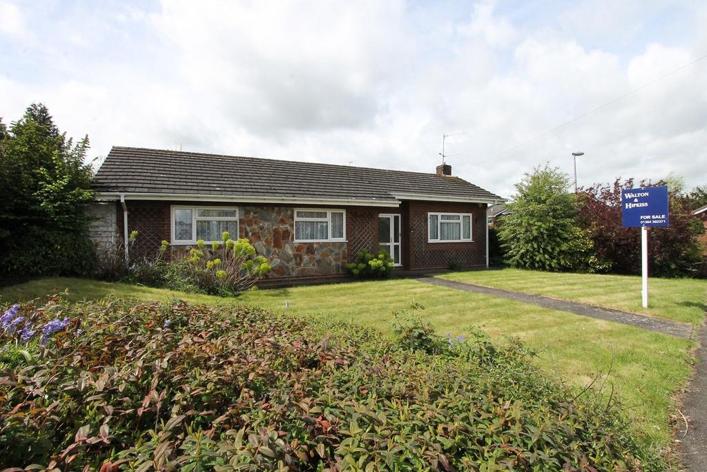 Red Hill, Oldswinford, Stourbridge, DY8 3 bed bungalow for sale £350,000