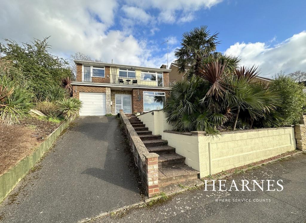 Winston Gardens, Poole, BH12 4 bed detached house for sale £425,000